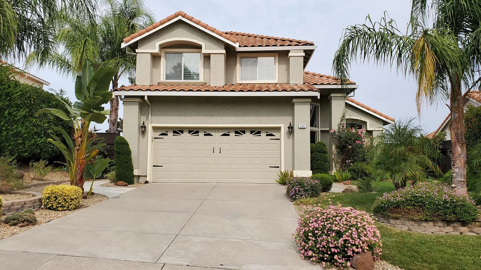 2113 Wildflower Dr photo 1