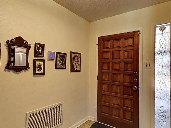 4th image of 117 Skyview Dr