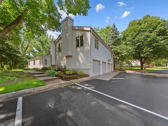 4th image of 435 Fontaine Ct