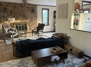 2 Carriage Ct, Mount Laurel, NJ 08054