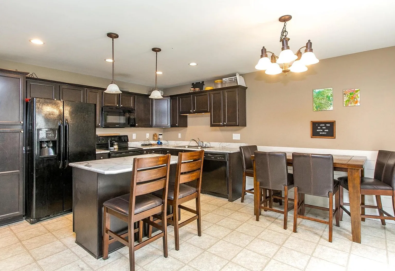 3 bed, 1756 sqft, $2,000 — Photo 3
