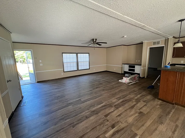 237 Hudson Rd — Photo 6