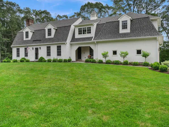 32 Isinglass Terrace, Trumbull, CT 06611