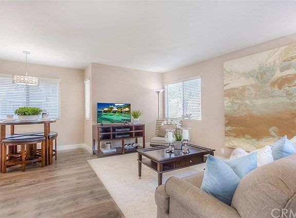 4th image of 11 Hollyhock Ln #222