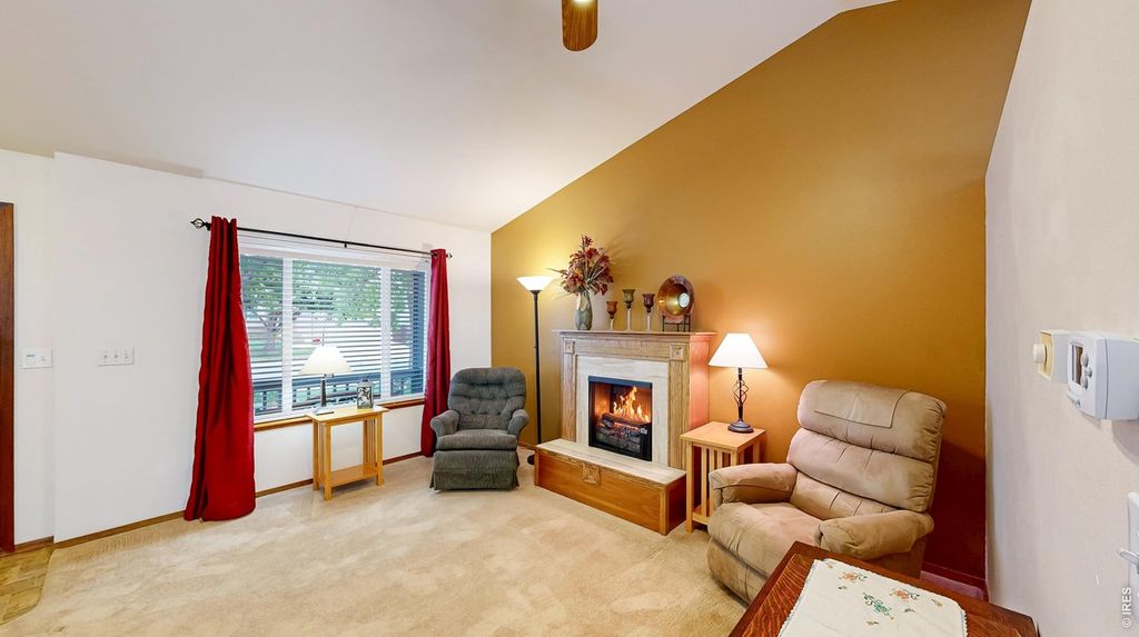 384 Pin Oak Dr