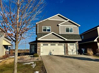 9039 Golden Pond Ln N, Monticello, MN 55362