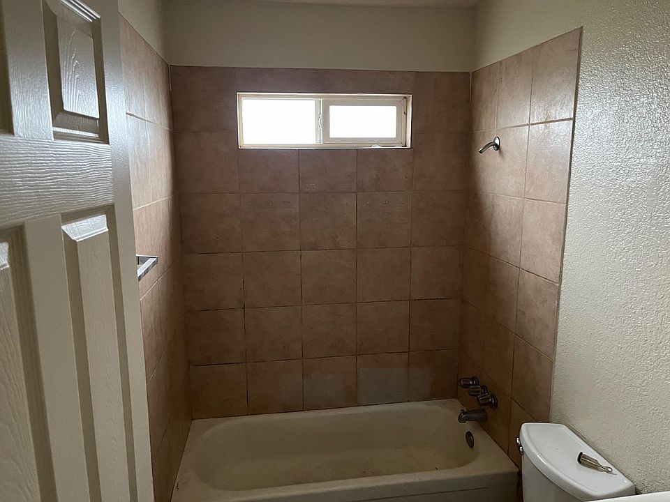 2nd image of 2431 Strivens Ave #Na