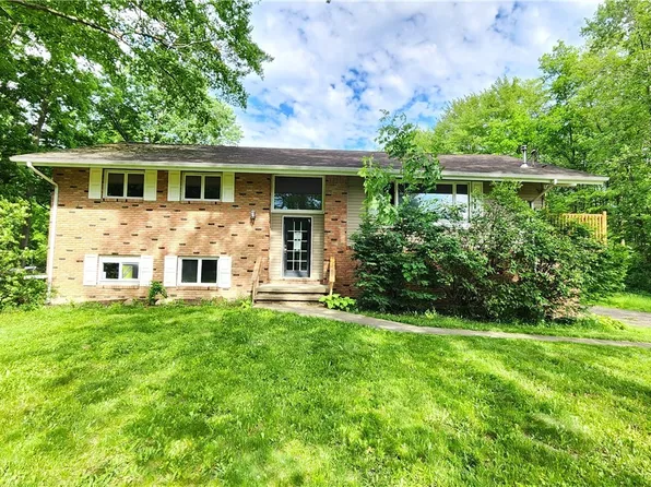 17866 Leggett Rd, Montville, OH 44064