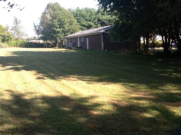3rd image of 79 Karen Dr