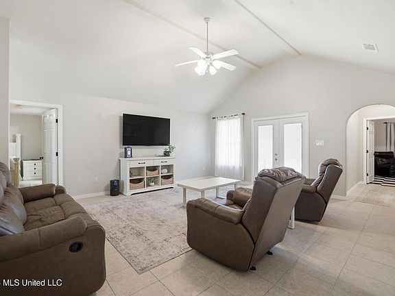 4th image of 196 Kacey Ln