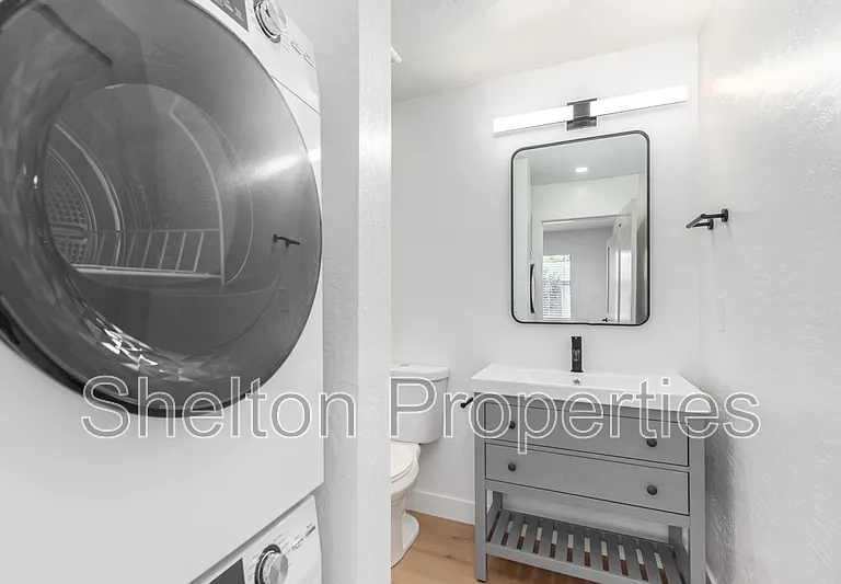 616 N 10th Ave #G — Photo 19