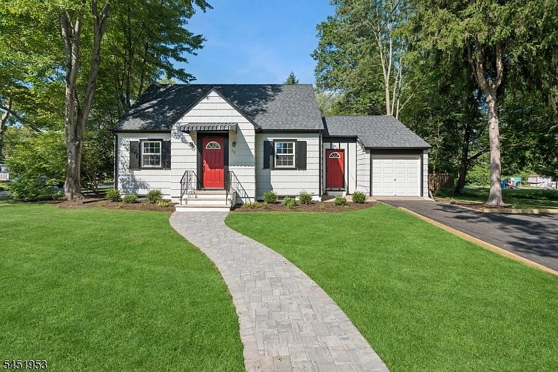 1st image of 72 Rose Ave