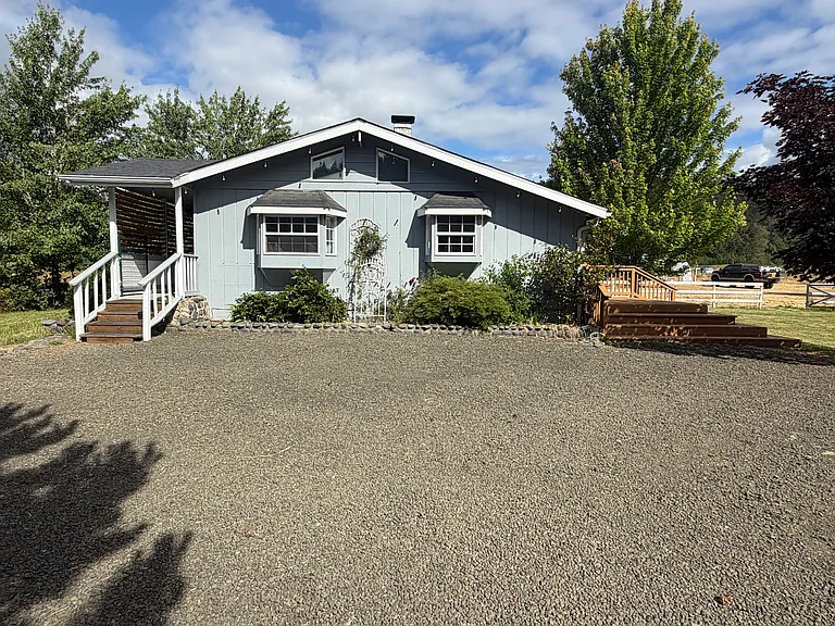 721 Cole Rd — Photo 1