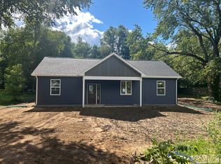 933 James St, Plainwell, MI 49080