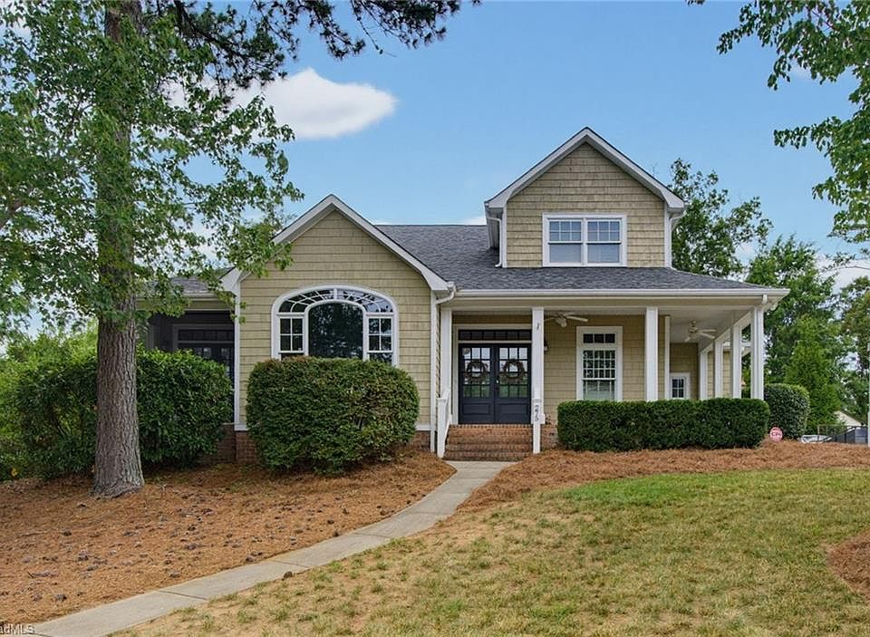 1st image of 275 Charter Ct SE