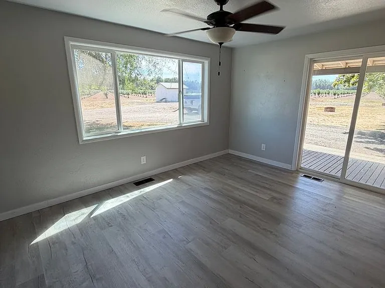27840 Seven Mile Ln — Photo 6
