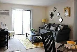 2 bed, 1.0 bath, 750 sqft, $970 — Photo 3