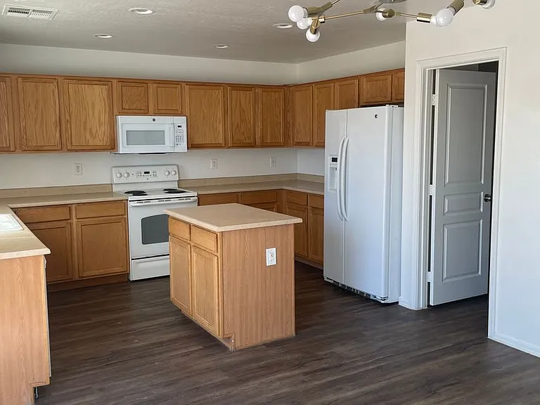 45579 W Dutchman Dr — Photo 34