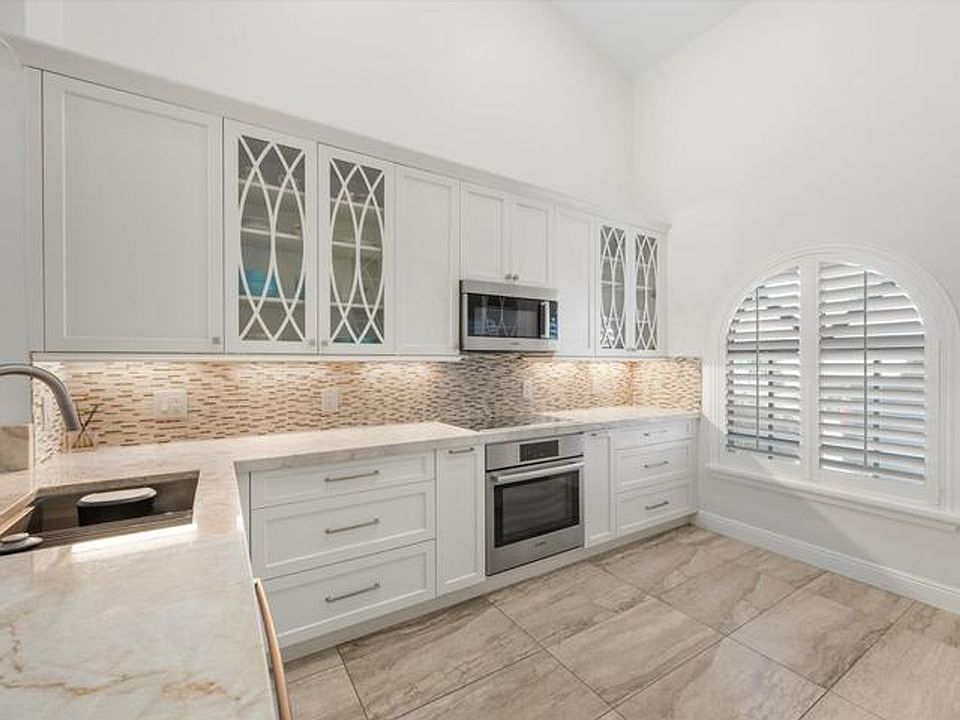 1st image of 13514 Fountain View Blvd