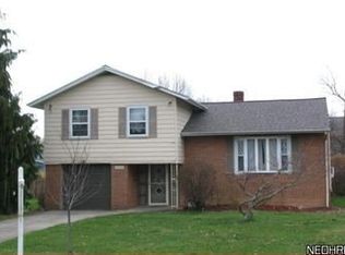 28339 Elder Dr, North Olmsted, OH 44070