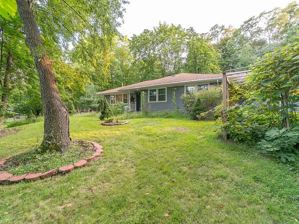 2 Agress Rd, Millstone Township, NJ 08535