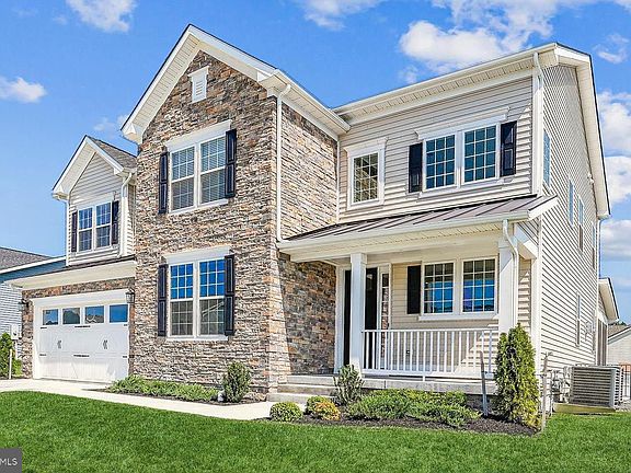 2nd image of 105 Sundial Ct