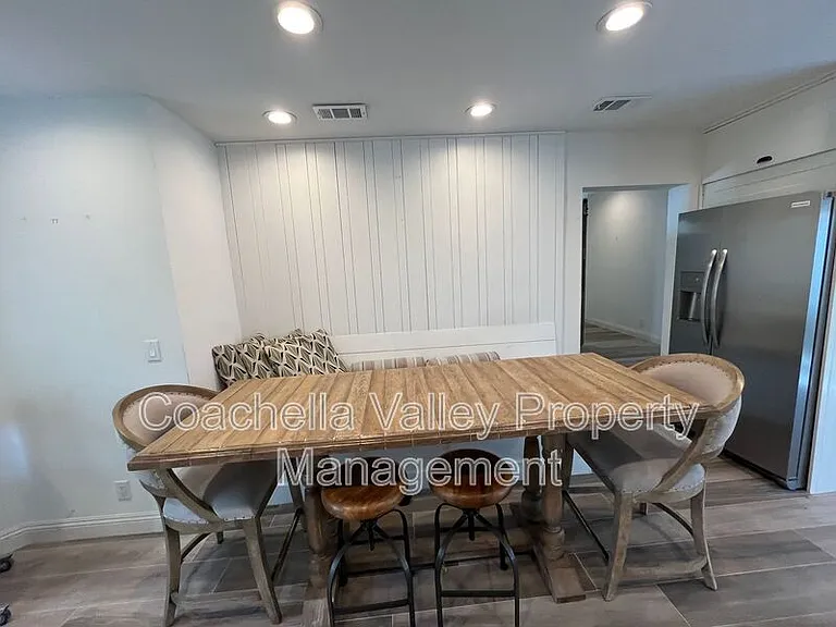 289 Vista Royale Cir W — Photo 28