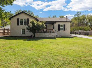 2488 W Farm Road 112, Springfield, MO 65803