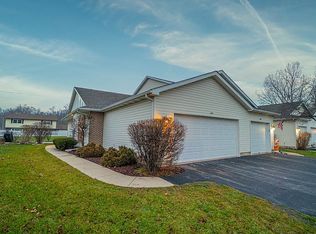 1962 Laura Ln, Chesterton, IN 46304