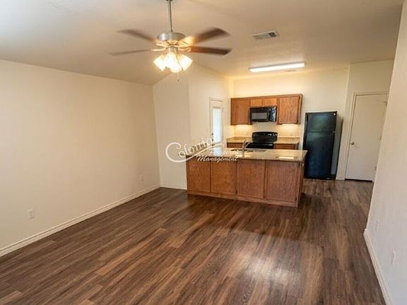 3rd image of 815 Eastland Dr #A