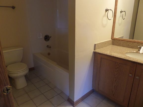 5th image of 61 S Orchard Dr