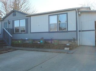 2464 Castle Ave, Roseburg, OR 97471