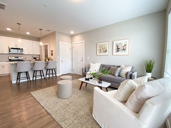 5th image of 4775 Amity Dr #4805-204