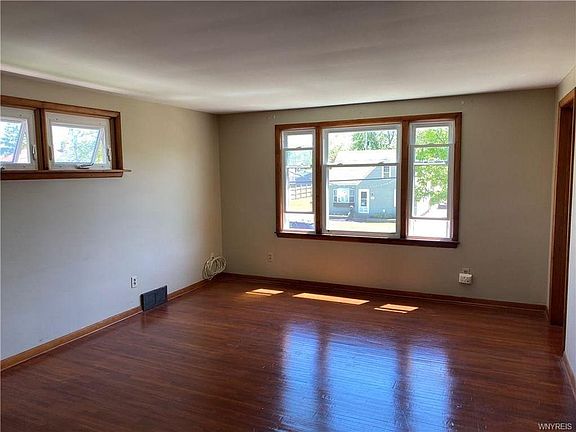 5th image of 116 Newell Ave