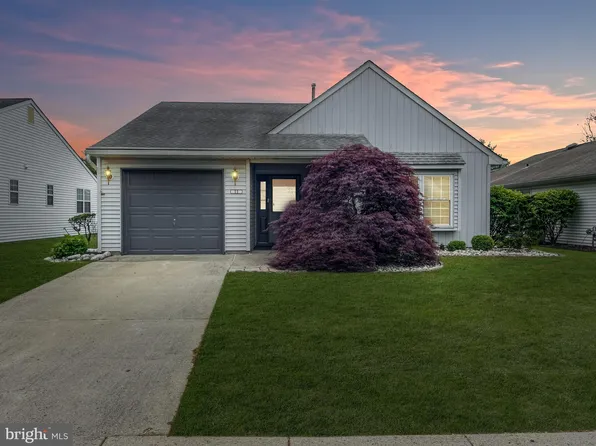 11 Farmview Ln, Columbus, NJ 08022