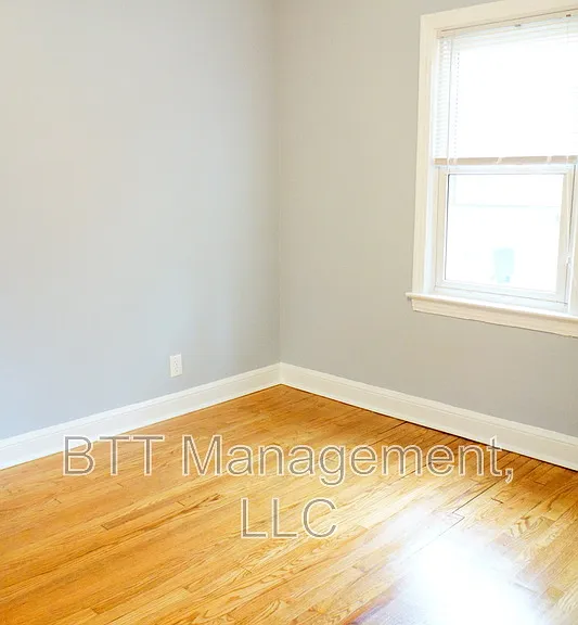 8210 Greenwood Ave #4 — Photo 32