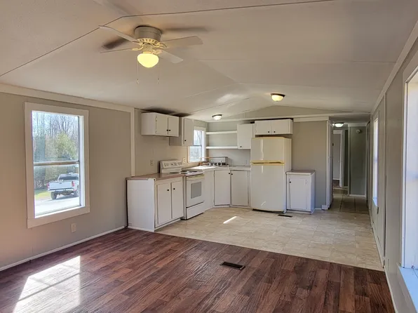115 Linden Ln, Bluefield, WV 24701