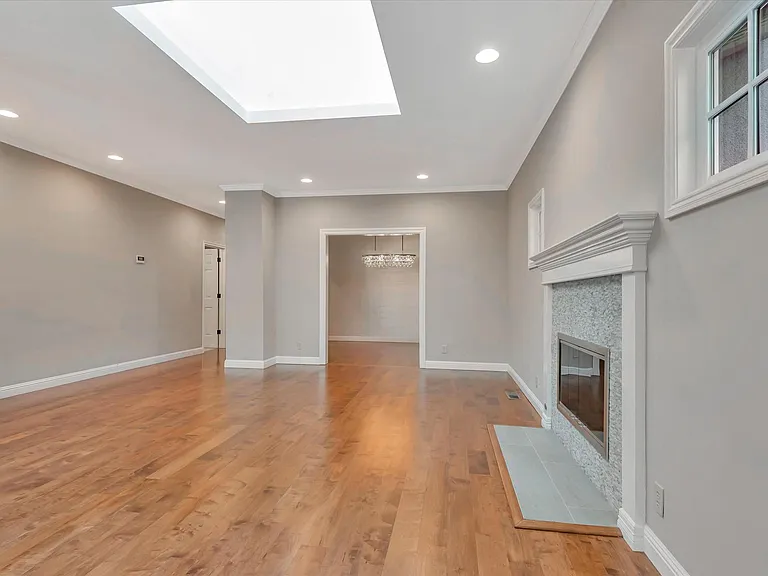 811 College Ave — Photo 4