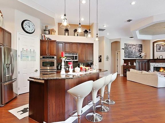 4th image of 9696 Camberley Cir