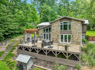 16 Due West Rd, Hendersonville, NC 28792