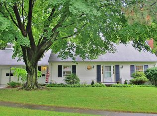 106 Old North Hl, Irondequoit, NY 14617