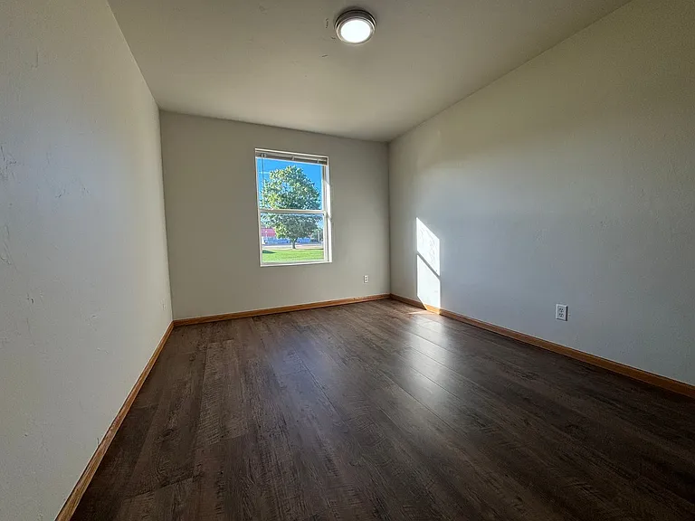 416 Pecor St — Photo 12