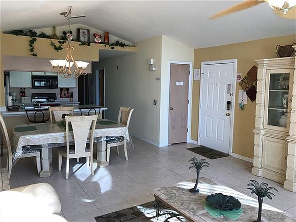 5th image of 8709 Knightsbridge Ct #C