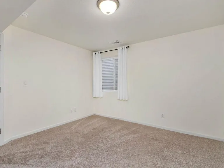 2075 Tonopas Ct #103 — Photo 11