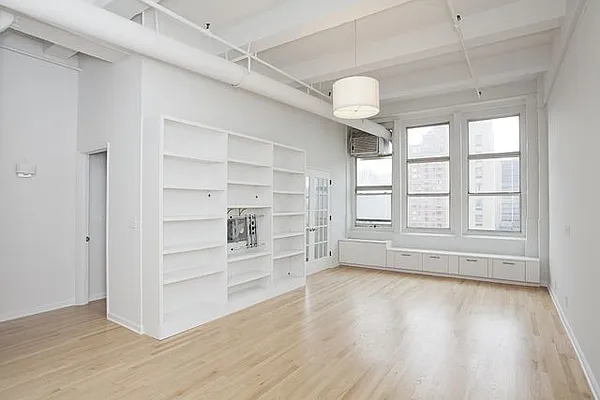 Rented by RHI Group | media 2
