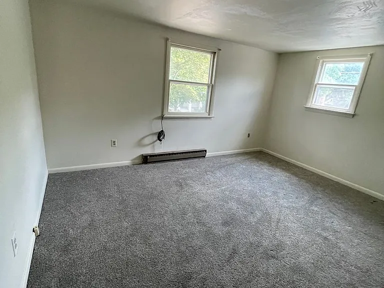 324 N Broad St — Photo 8