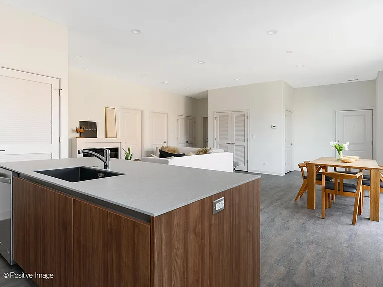 2146 N Nashville Ave #3N — Photo 10