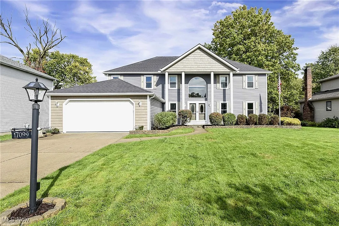 17099 Greenwood Dr photo 1