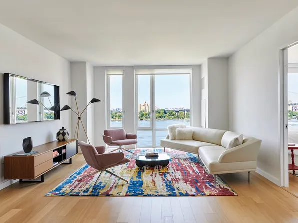 10 Halletts Point image 2 of 75