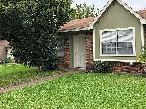 2nd image of 3313 Longleaf Cir #3313